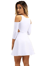 Carregar imagem no visualizador da galeria, Vestido Curto Godê Manga 3/4 com Detalhe no Ombro
