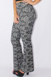 Conjunto Calça Flare Jacguard e Cropped Manga Longa